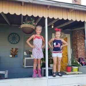 Meet your Posher, Victoria